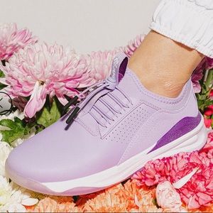 CLOVE lavender nursing shoes, SIZE 8